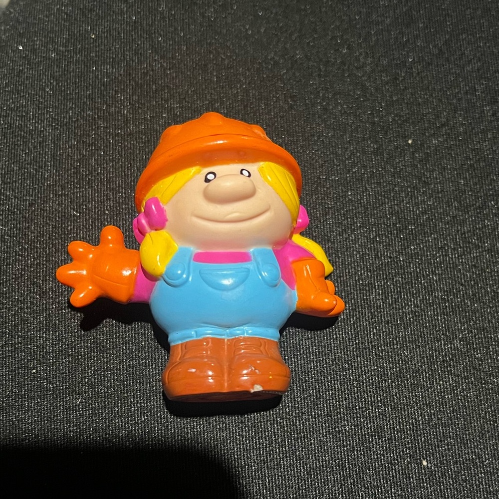 LITTLE TIKES TOT PEOPLE CONSTRUCTION GIRL